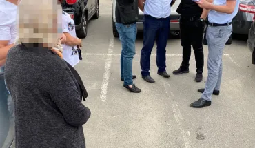 ДБР затримало слідчого поліції під час одержання 2 500 доларів США (ВІДЕО)